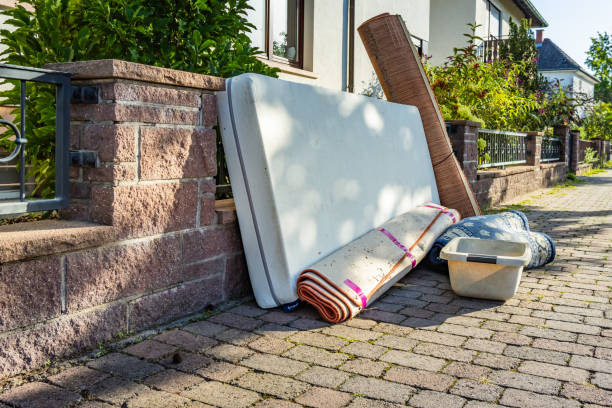 Best Garage Cleanout  in Reed City, MI